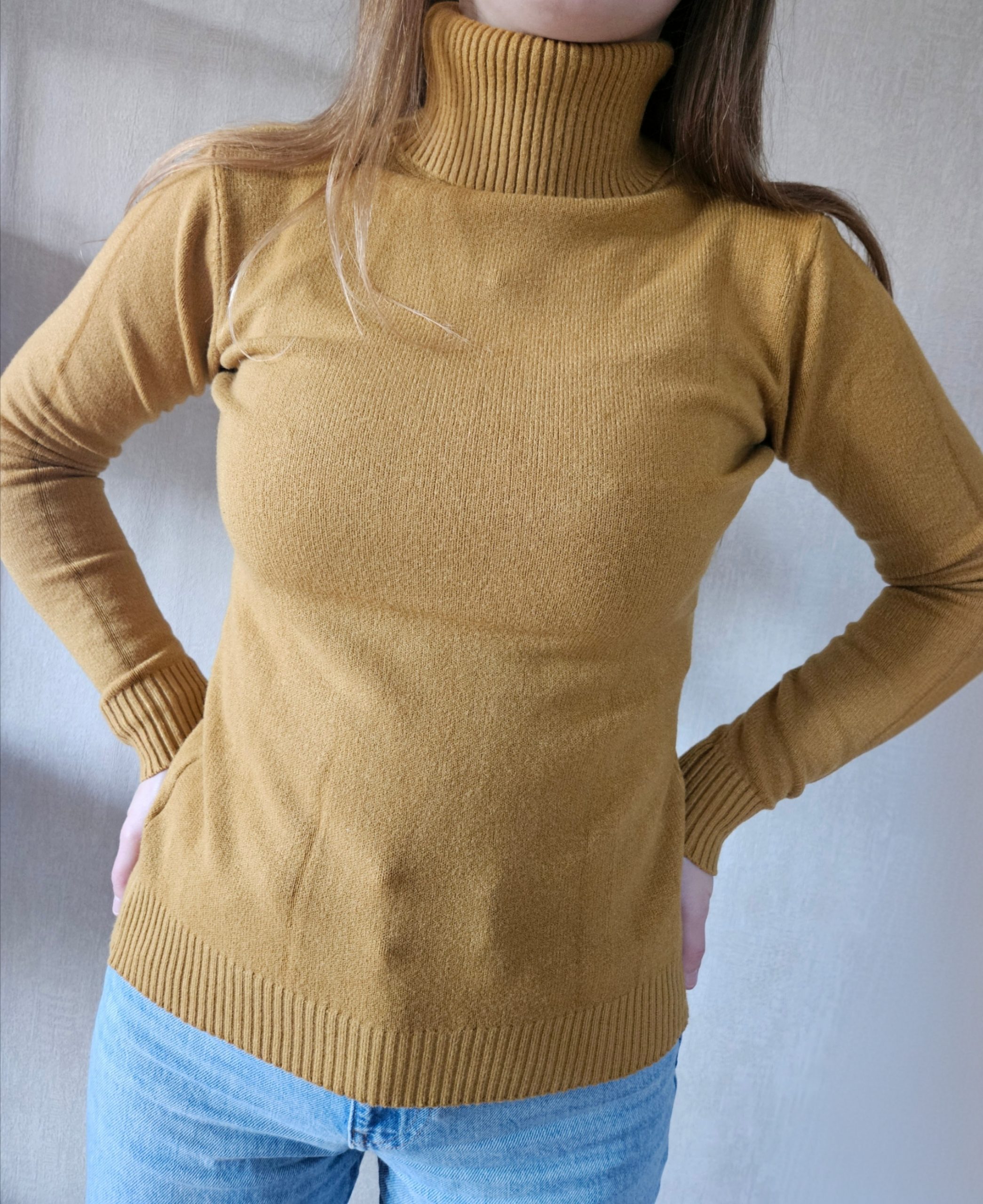 Pull col roulé moutarde