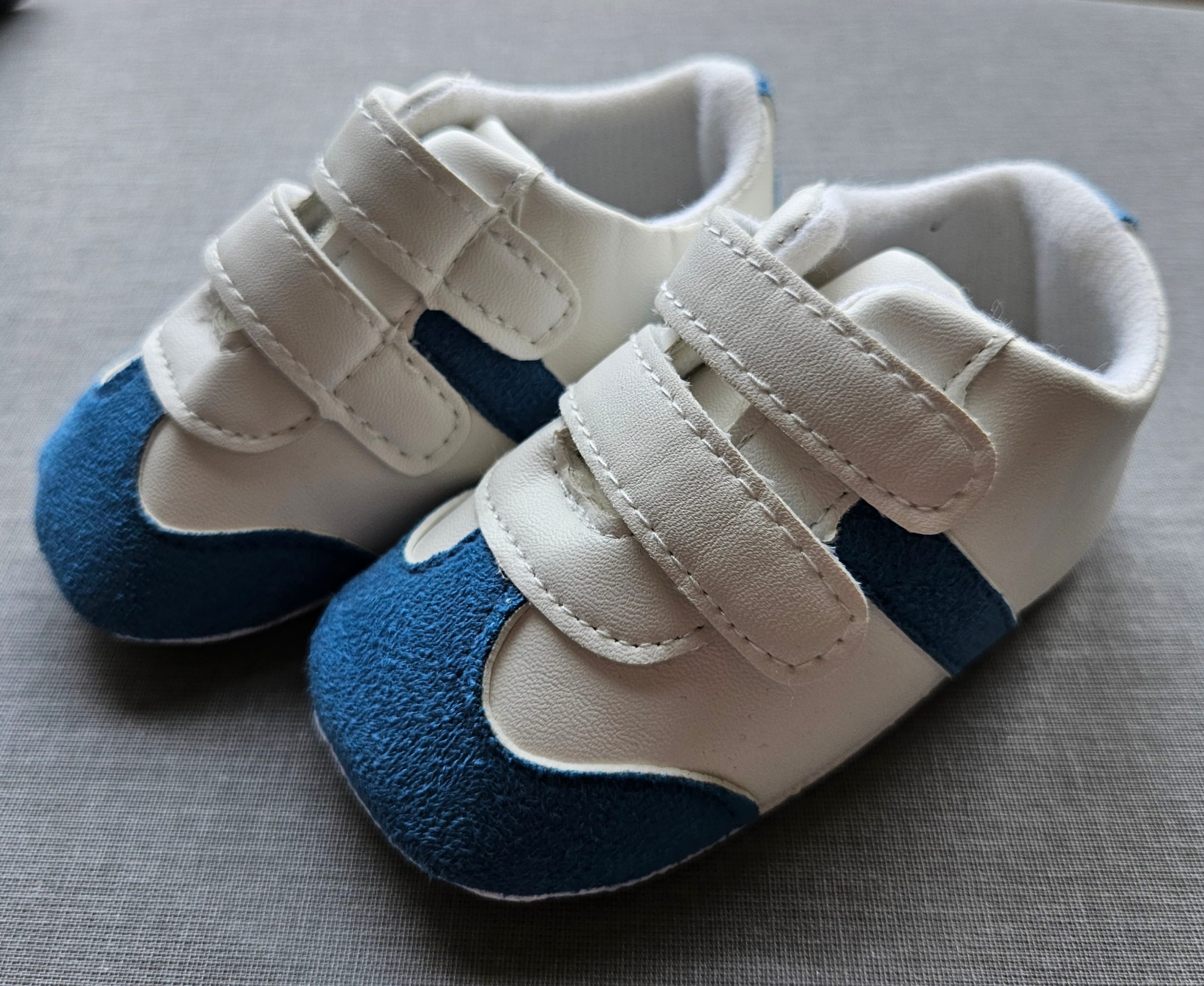 Baskets à scratch bébé